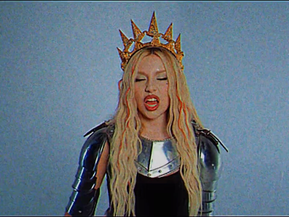 Ava Max lanza ‘Kill it Queen’, su primer sencillo como artista independiente