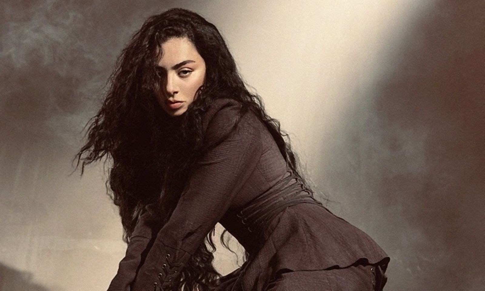 ‘Dying for You’ demuestra la versatilidad de Charli XCX