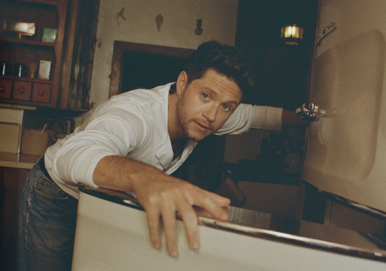 Niall Horan regresa con su nuevo sencillo ‘Dinner Party’